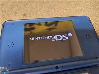Nintendo Switch DSiLL NINTENDO DSI XL (SCUFFED TOUCHSCREEN. TESTED, WORKS!) (DJ1038434